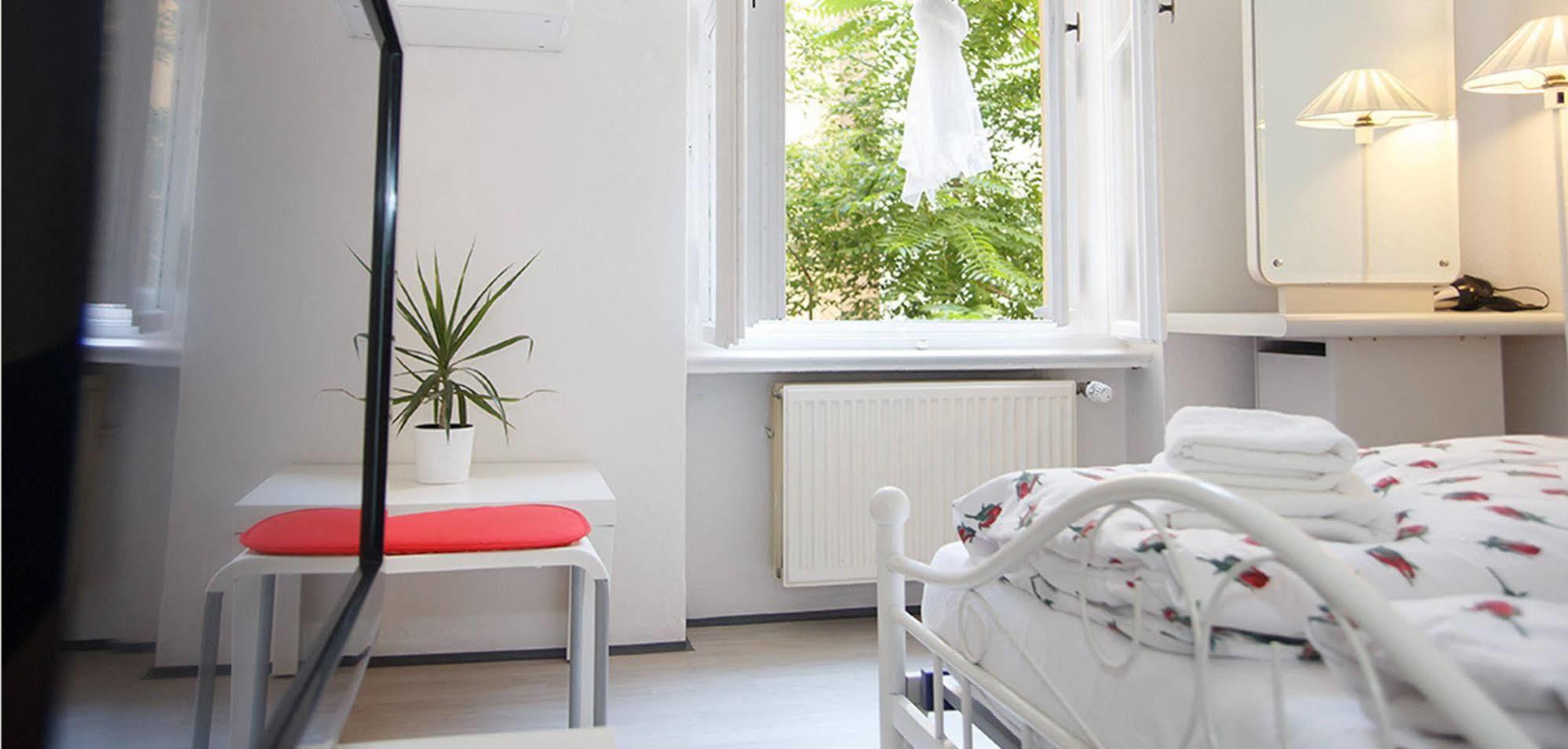 Gaestehaus City Stop Berlin Bagian luar foto